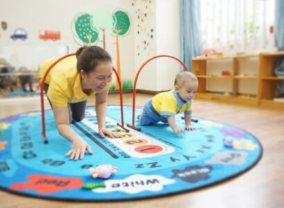 Một món quà dành cho các bé 6 tháng tuổi tại Little Sol Montessori