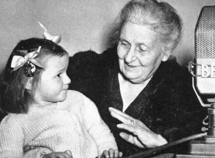 Điều gì tạo nên một nền giáo dục Montessori?