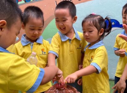 Trẻ ở độ tuổi nào phù hợp học theo phương pháp Montessori