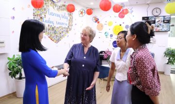 CHUYÊN GIA MONTESSORI QUỐC TẾ ĐẾN THĂM VÀ DỰ GIỜ LỚP HỌC TẠI LITTLE SOL MONTESSORI