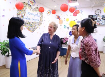 CHUYÊN GIA MONTESSORI QUỐC TẾ ĐẾN THĂM VÀ DỰ GIỜ LỚP HỌC TẠI LITTLE SOL MONTESSORI